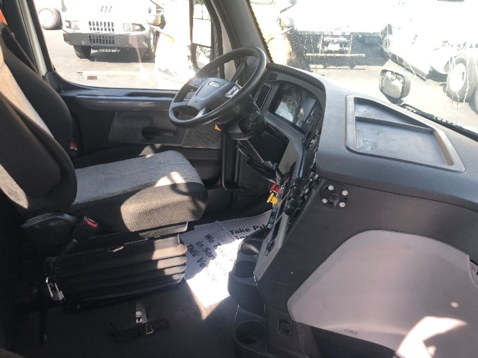 Day Cab Tractor-Heavy Duty Tractors-Freightliner-2020-T11642ST-Indianapolis-IN-338,124\n\t\tmiles-$ 38,000 - Image 14