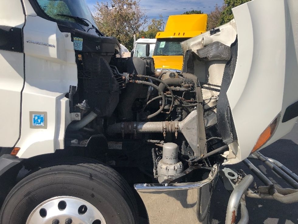 Day Cab Tractor-Heavy Duty Tractors-Freightliner-2020-T11642ST-Indianapolis-IN-338,124\n\t\tmiles-$ 38,000 - Image 15