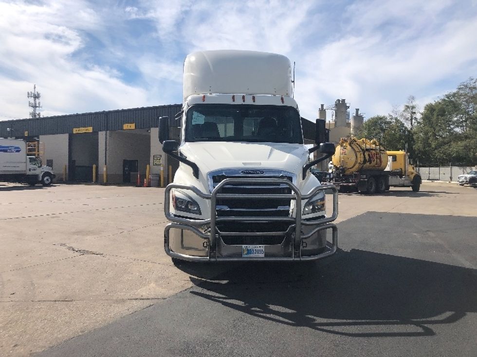 Day Cab Tractor-Heavy Duty Tractors-Freightliner-2020-T11642ST-Indianapolis-IN-338,124\n\t\tmiles-$ 38,000 - Image 2