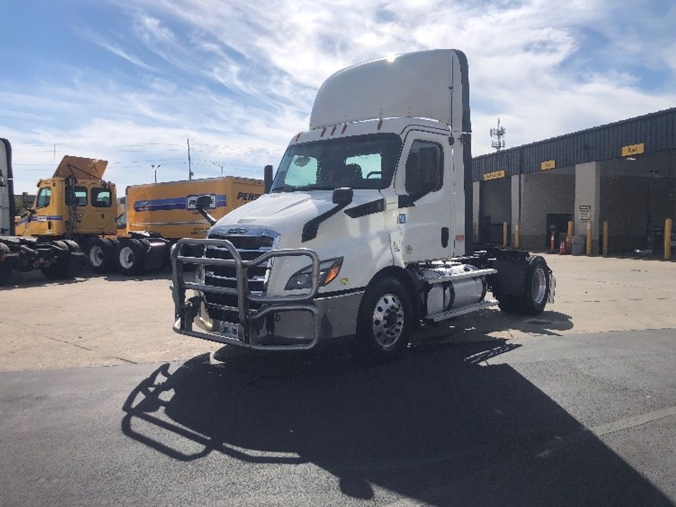 Day Cab Tractor-Heavy Duty Tractors-Freightliner-2020-T11642ST-Indianapolis-IN-338,124\n\t\tmiles-$ 38,000 - Image 3