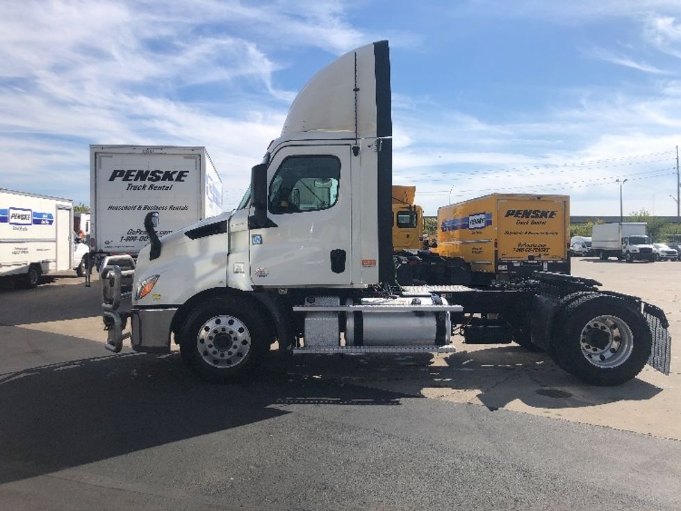Day Cab Tractor-Heavy Duty Tractors-Freightliner-2020-T11642ST-Indianapolis-IN-338,124\n\t\tmiles-$ 38,000 - Image 4