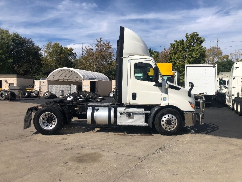 Day Cab Tractor-Heavy Duty Tractors-Freightliner-2020-T11642ST-Indianapolis-IN-338,124\n\t\tmiles-$ 38,000 - Image 8