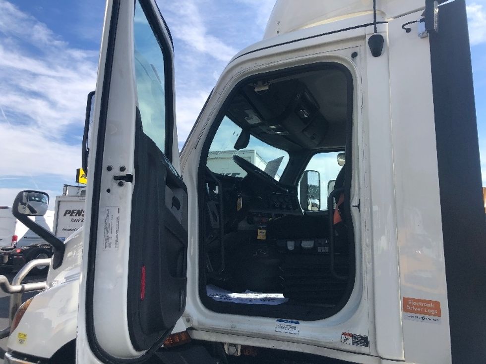 Day Cab Tractor-Heavy Duty Tractors-Freightliner-2020-T11642ST-Indianapolis-IN-338,124\n\t\tmiles-$ 38,000 - Image 9