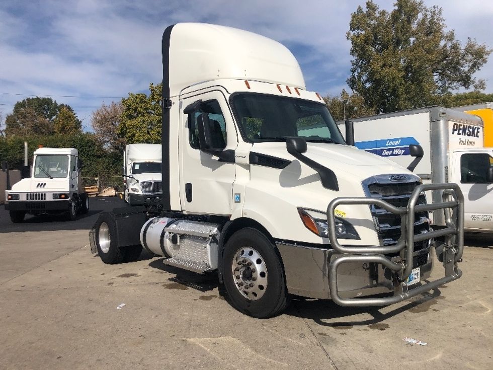 Day Cab Tractor-Heavy Duty Tractors-Freightliner-2020-T11642ST-Indianapolis-IN-468,500\n\t\tmiles-$ 31,000 - Image 1