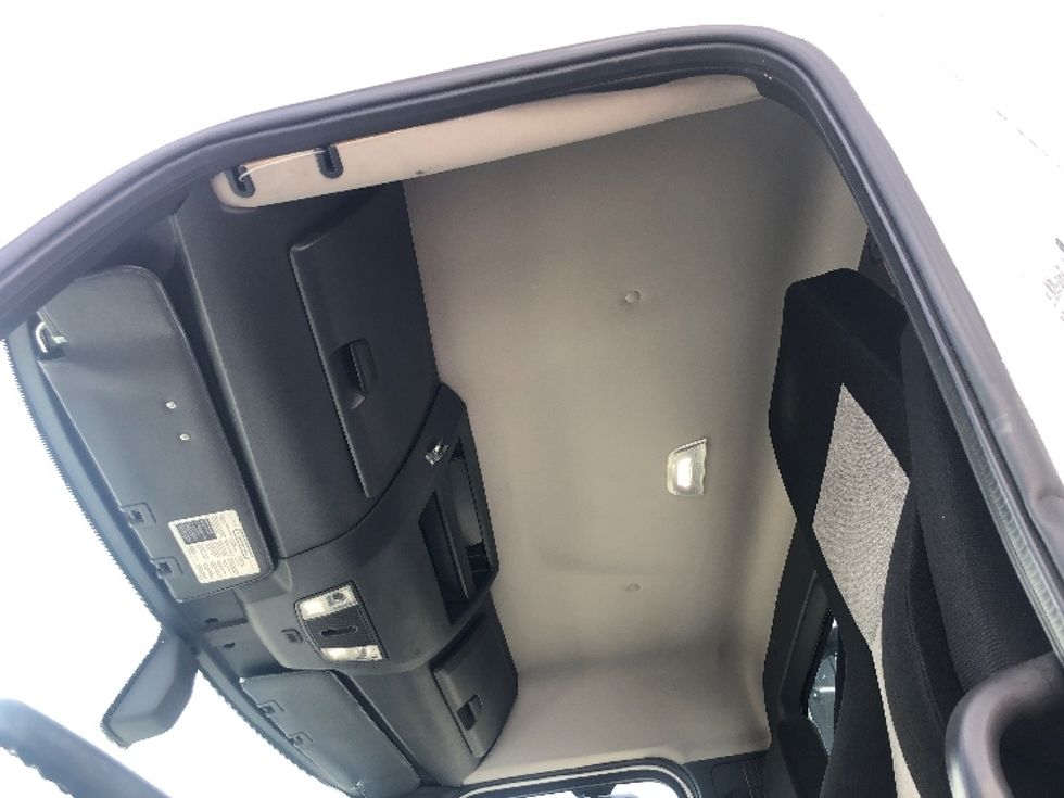 Day Cab Tractor-Heavy Duty Tractors-Freightliner-2020-T11642ST-Indianapolis-IN-468,500\n\t\tmiles-$ 31,000 - Image 18