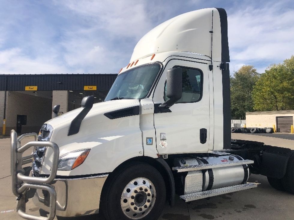 Day Cab Tractor-Heavy Duty Tractors-Freightliner-2020-T11642ST-Indianapolis-IN-468,500\n\t\tmiles-$ 31,000 - Image 4