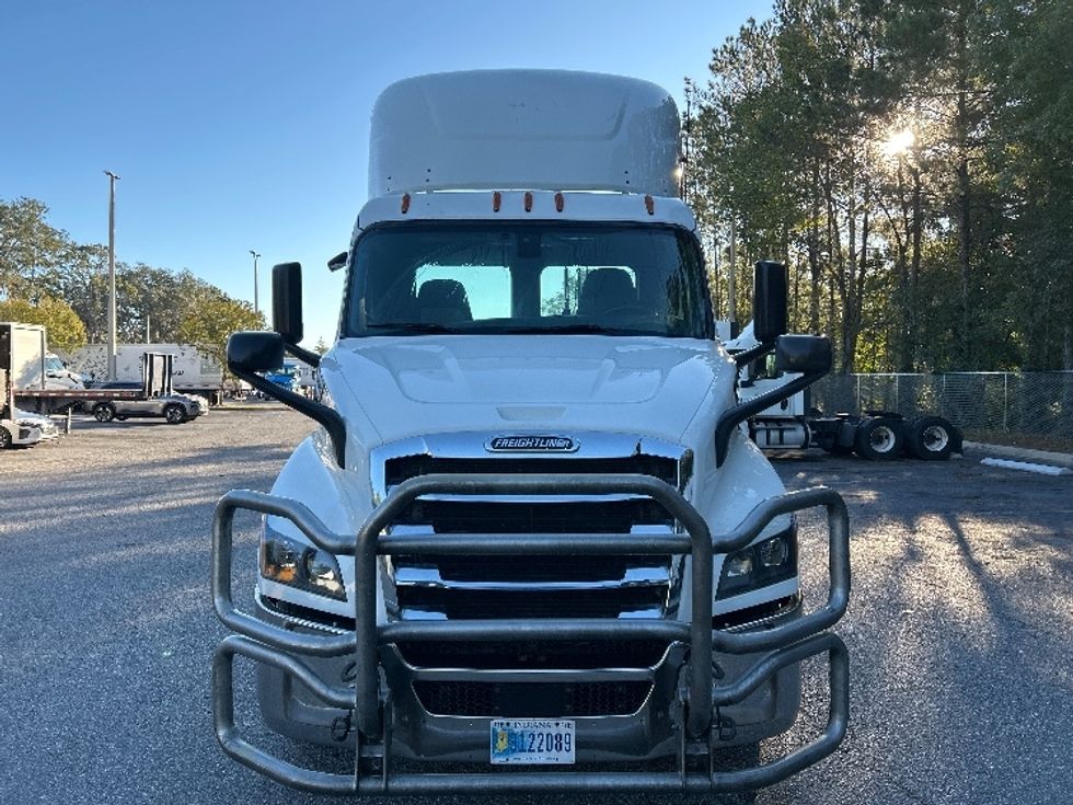 Day Cab Tractor-Heavy Duty Tractors-Freightliner-2020-T11642ST-Jacksonville-FL-584,231\n\t\tmiles-$ 26,250 - Image 2