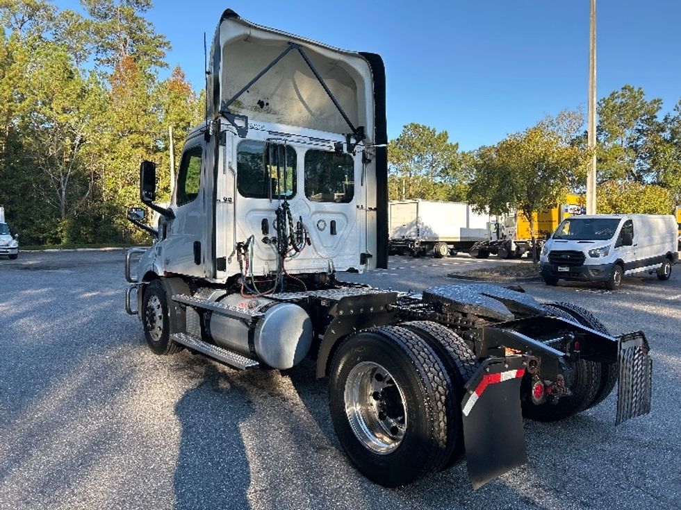 Day Cab Tractor-Heavy Duty Tractors-Freightliner-2020-T11642ST-Jacksonville-FL-584,231\n\t\tmiles-$ 26,250 - Image 5