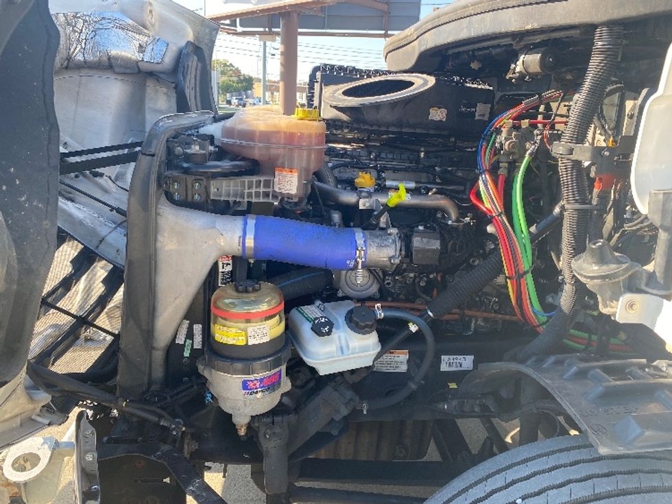 Day Cab Tractor-Heavy Duty Tractors-Freightliner-2020-T11642ST-Knoxville-TN-628,108\n\t\tmiles-$ 24,000 - Image 16