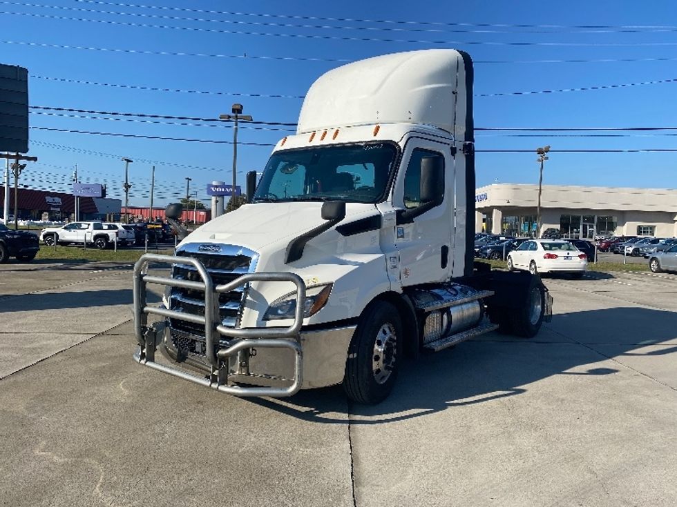Day Cab Tractor-Heavy Duty Tractors-Freightliner-2020-T11642ST-Knoxville-TN-628,108\n\t\tmiles-$ 24,000 - Image 3