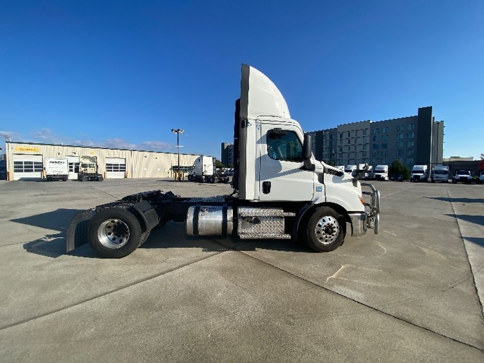 Day Cab Tractor-Heavy Duty Tractors-Freightliner-2020-T11642ST-Knoxville-TN-628,108\n\t\tmiles-$ 24,000 - Image 8
