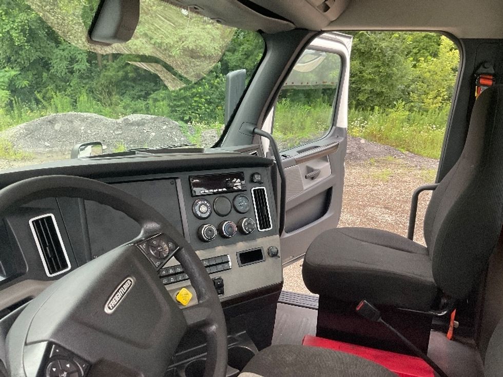 Day Cab Tractor-Heavy Duty Tractors-Freightliner-2020-T11642ST-La Porte-IN-172,746\n\t\tmiles-$ 47,250 - Image 10