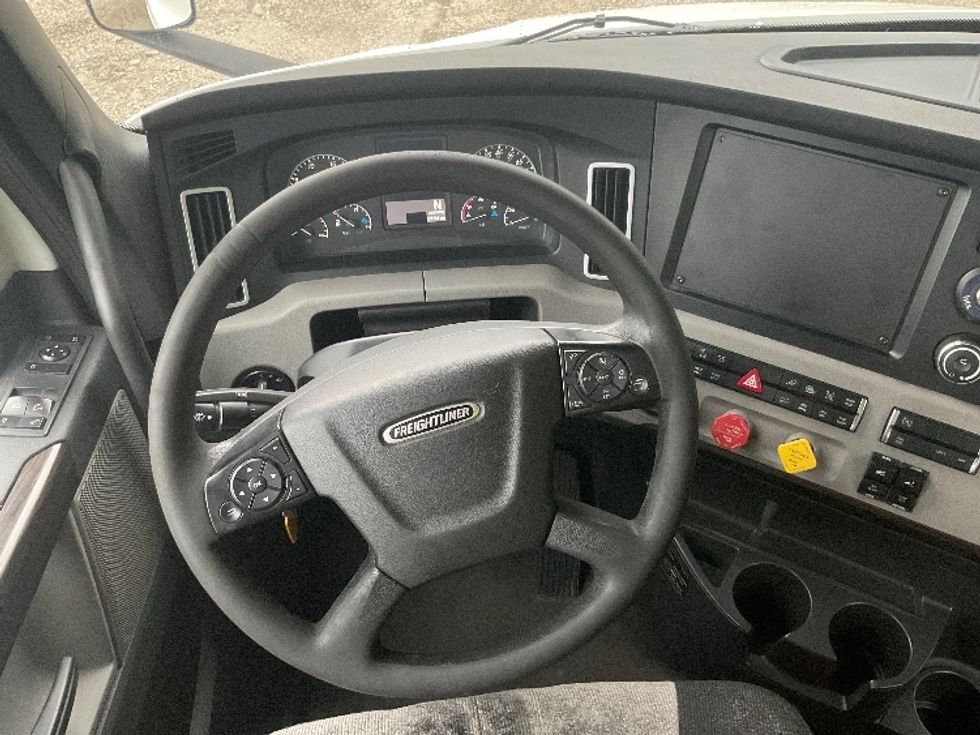 Day Cab Tractor-Heavy Duty Tractors-Freightliner-2020-T11642ST-La Porte-IN-172,746\n\t\tmiles-$ 47,250 - Image 11