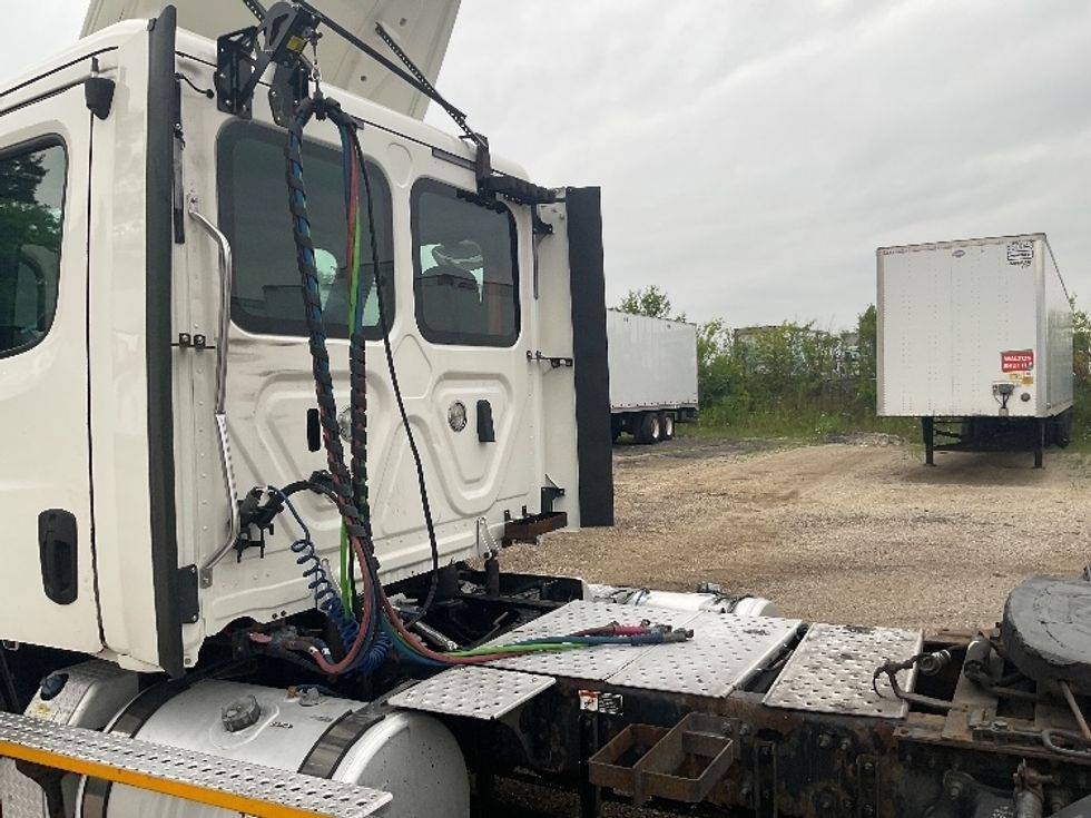 Day Cab Tractor-Heavy Duty Tractors-Freightliner-2020-T11642ST-La Porte-IN-172,746\n\t\tmiles-$ 47,250 - Image 17