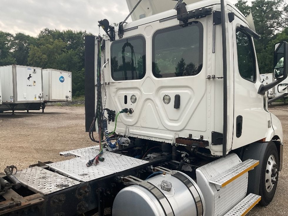 Day Cab Tractor-Heavy Duty Tractors-Freightliner-2020-T11642ST-La Porte-IN-172,746\n\t\tmiles-$ 47,250 - Image 18