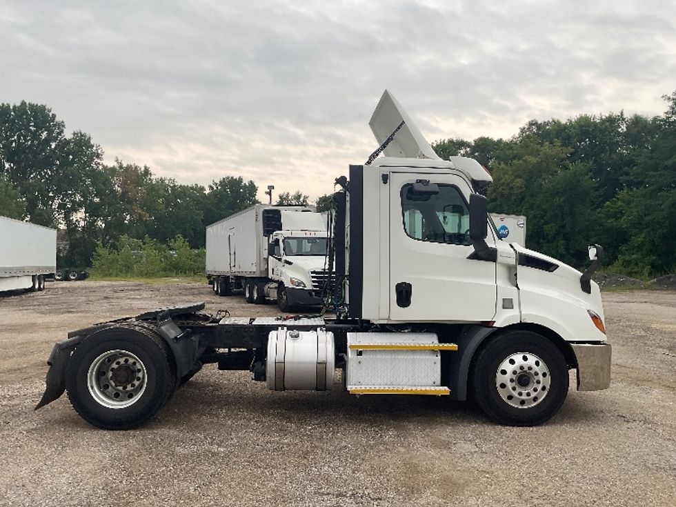 Day Cab Tractor-Heavy Duty Tractors-Freightliner-2020-T11642ST-La Porte-IN-172,746\n\t\tmiles-$ 47,250 - Image 8