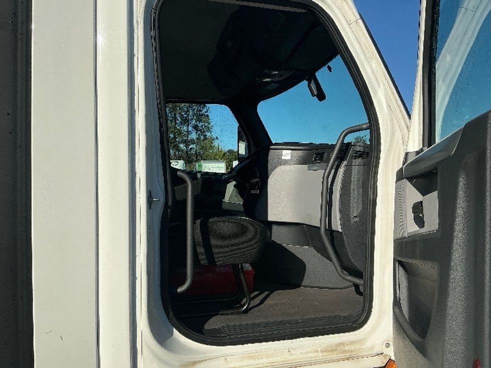 Day Cab Tractor-Heavy Duty Tractors-Freightliner-2020-T11642ST-Lithia Springs-GA-571,788\n\t\tmiles-$ 26,500 - Image 12