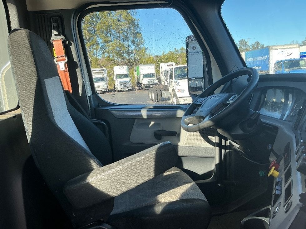 Day Cab Tractor-Heavy Duty Tractors-Freightliner-2020-T11642ST-Lithia Springs-GA-571,788\n\t\tmiles-$ 26,500 - Image 14