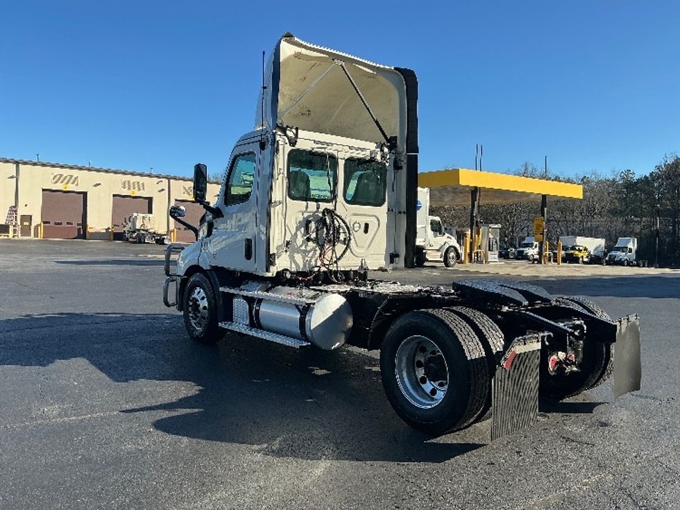 Day Cab Tractor-Heavy Duty Tractors-Freightliner-2020-T11642ST-Lithia Springs-GA-571,788\n\t\tmiles-$ 26,500 - Image 5