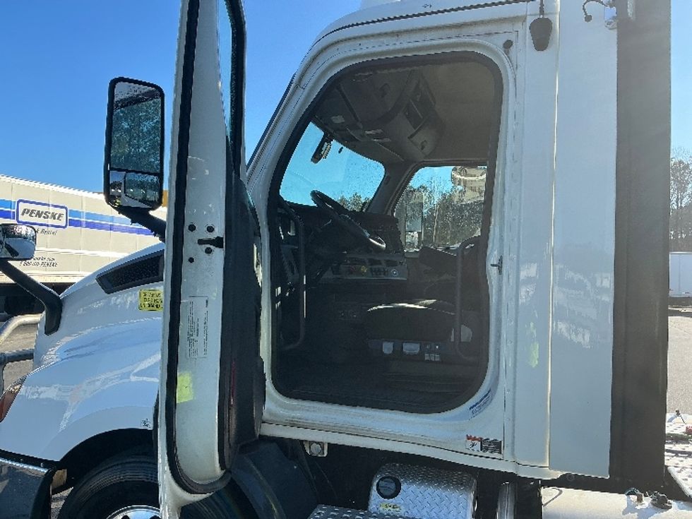 Day Cab Tractor-Heavy Duty Tractors-Freightliner-2020-T11642ST-Lithia Springs-GA-571,788\n\t\tmiles-$ 26,500 - Image 9