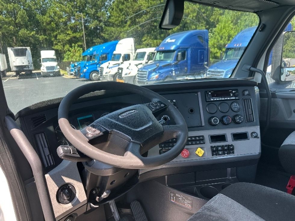 Day Cab Tractor-Heavy Duty Tractors-Freightliner-2020-T11642ST-Lithia Springs-GA-734,044\n\t\tmiles-$ 25,500 - Image 10
