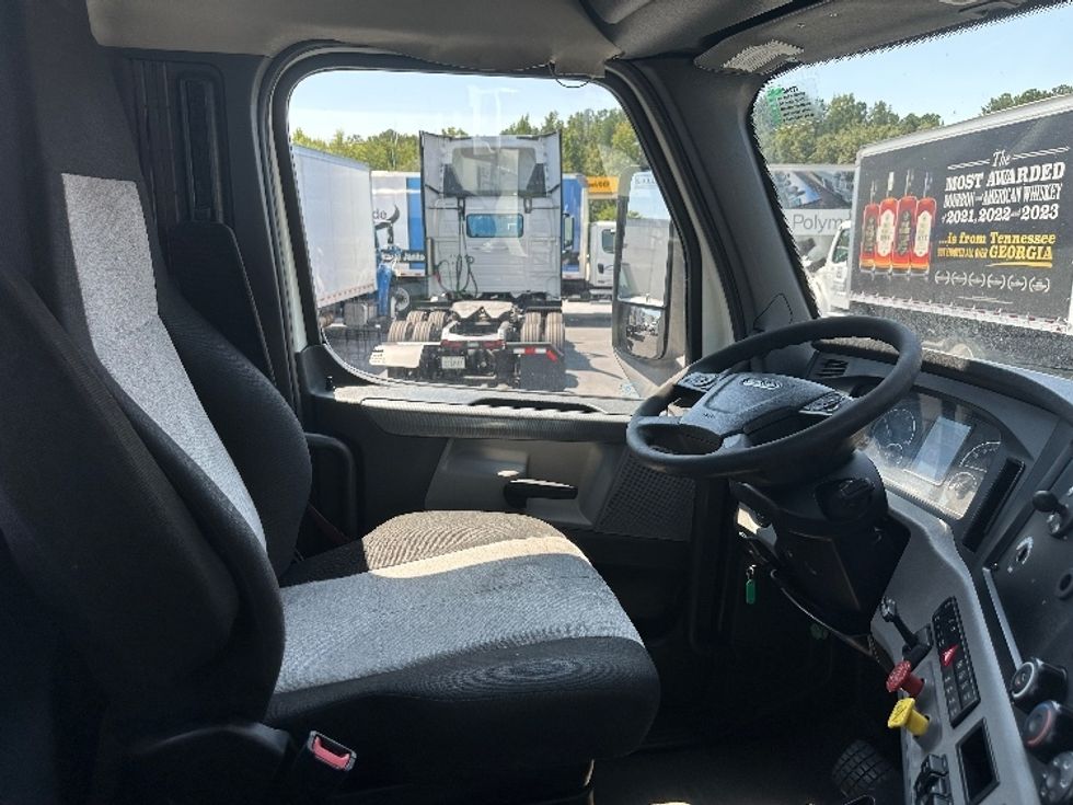 Day Cab Tractor-Heavy Duty Tractors-Freightliner-2020-T11642ST-Lithia Springs-GA-734,044\n\t\tmiles-$ 25,500 - Image 14