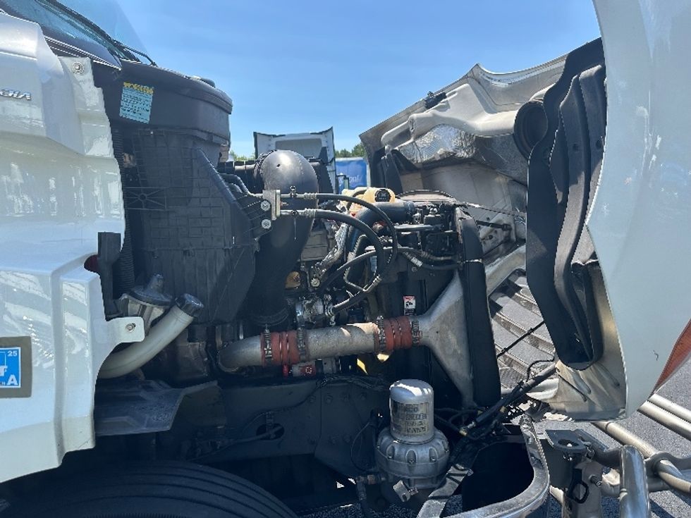 Day Cab Tractor-Heavy Duty Tractors-Freightliner-2020-T11642ST-Lithia Springs-GA-734,044\n\t\tmiles-$ 25,500 - Image 15