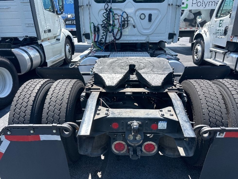 Day Cab Tractor-Heavy Duty Tractors-Freightliner-2020-T11642ST-Lithia Springs-GA-734,044\n\t\tmiles-$ 25,500 - Image 6