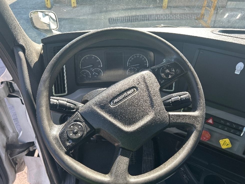 Day Cab Tractor-Heavy Duty Tractors-Freightliner-2020-T11642ST-Liverpool-NY-225,380\n\t\tmiles-$ 47,500 - Image 11