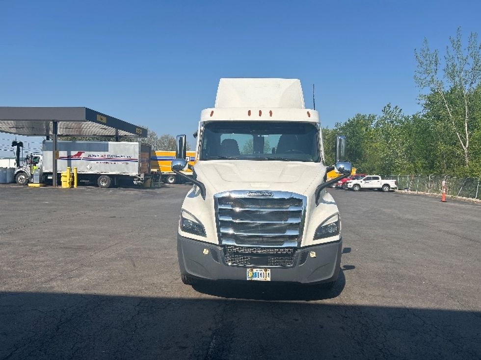 Day Cab Tractor-Heavy Duty Tractors-Freightliner-2020-T11642ST-Liverpool-NY-225,380\n\t\tmiles-$ 47,500 - Image 2