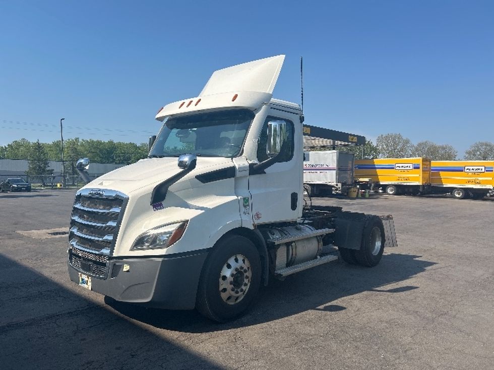 Day Cab Tractor-Heavy Duty Tractors-Freightliner-2020-T11642ST-Liverpool-NY-225,380\n\t\tmiles-$ 47,500 - Image 3