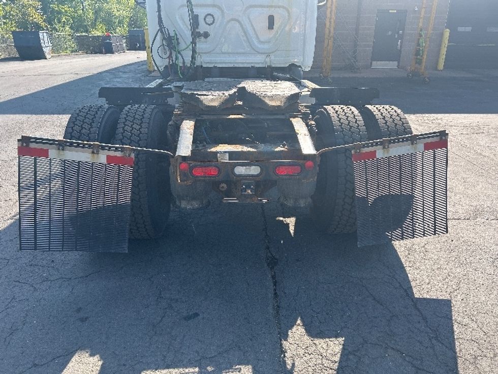 Day Cab Tractor-Heavy Duty Tractors-Freightliner-2020-T11642ST-Liverpool-NY-225,380\n\t\tmiles-$ 47,500 - Image 6