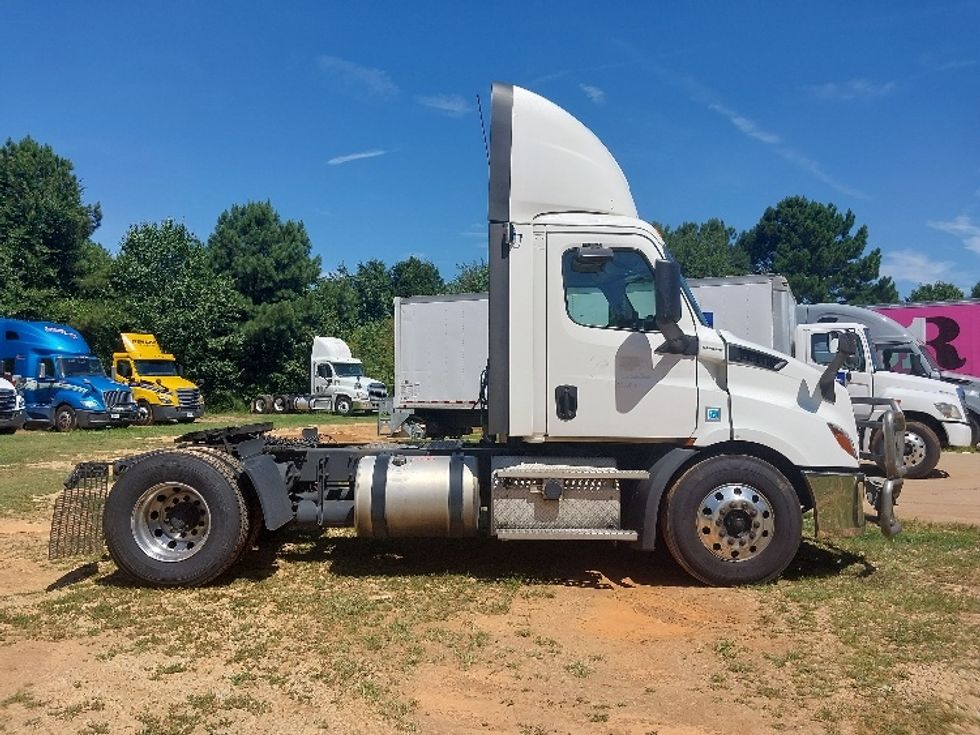 Day Cab Tractor-Heavy Duty Tractors-Freightliner-2020-T11642ST-Mcdonough-GA-729,446\n\t\tmiles-$ 25,500 - Image 8