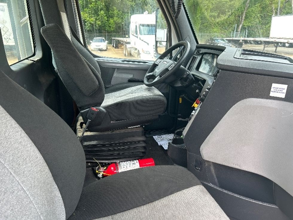 Day Cab Tractor-Heavy Duty Tractors-Freightliner-2020-T11642ST-Memphis-TN-567,818\n\t\tmiles-$ 30,500 - Image 14