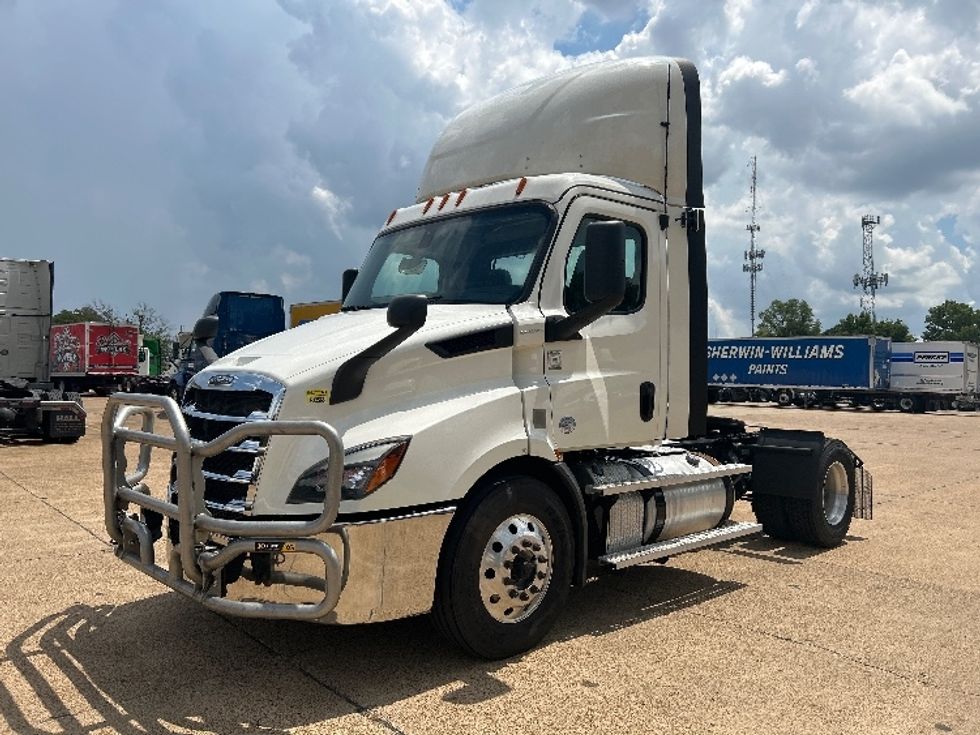 Day Cab Tractor-Heavy Duty Tractors-Freightliner-2020-T11642ST-Memphis-TN-567,818\n\t\tmiles-$ 30,500 - Image 3