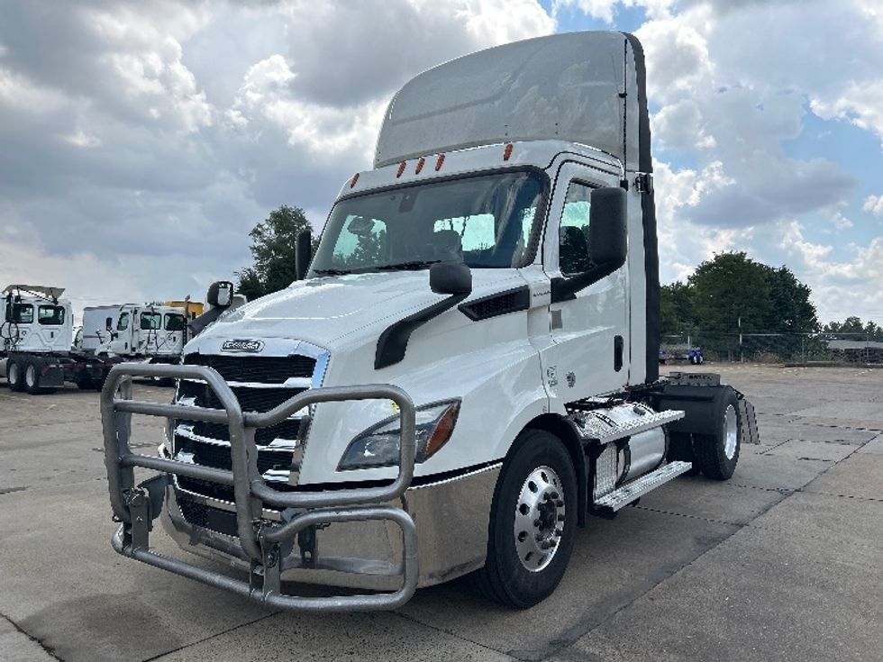 Day Cab Tractor-Heavy Duty Tractors-Freightliner-2020-T11642ST-Memphis-TN-570,946\n\t\tmiles-$ 30,250 - Image 3