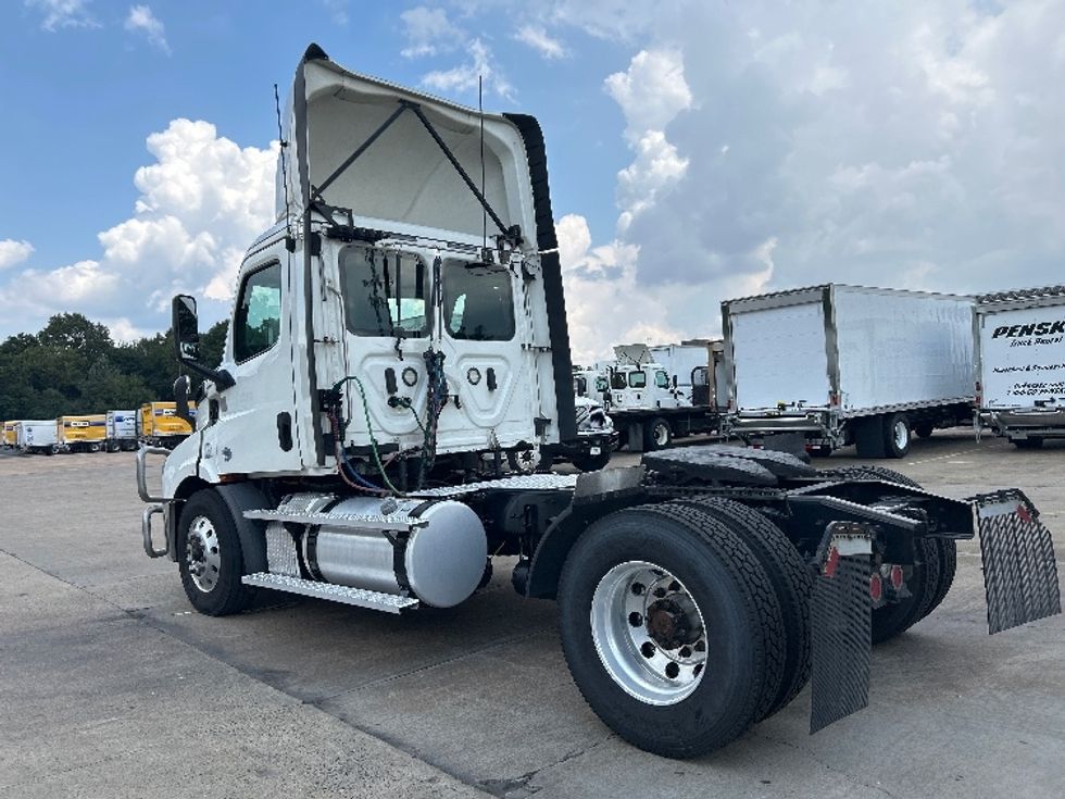 Day Cab Tractor-Heavy Duty Tractors-Freightliner-2020-T11642ST-Memphis-TN-570,946\n\t\tmiles-$ 30,250 - Image 5
