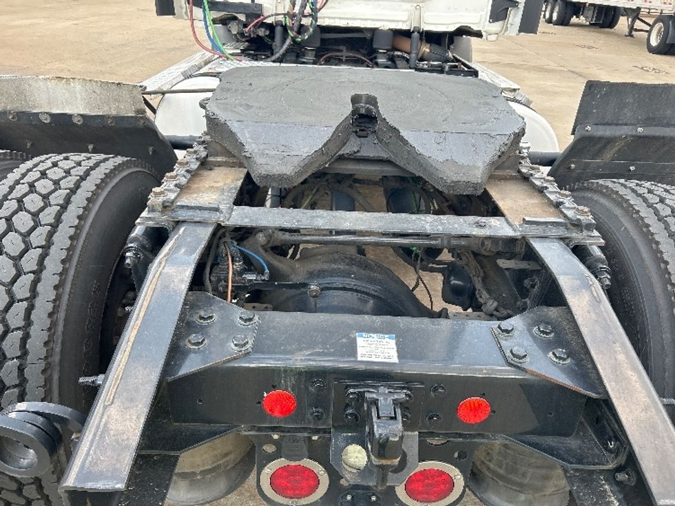 Day Cab Tractor-Heavy Duty Tractors-Freightliner-2020-T11642ST-Memphis-TN-570,946\n\t\tmiles-$ 30,250 - Image 6