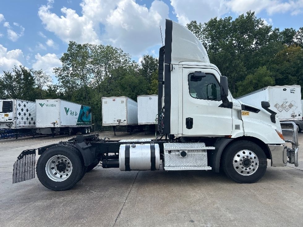Day Cab Tractor-Heavy Duty Tractors-Freightliner-2020-T11642ST-Memphis-TN-570,946\n\t\tmiles-$ 30,250 - Image 8