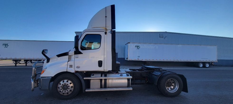 Day Cab Tractor-Heavy Duty Tractors-Freightliner-2020-T11642ST-Middlefield-OH-436,938\n\t\tmiles-$ 50,000 - Image 4