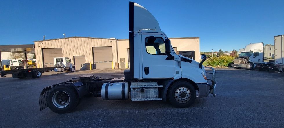 Day Cab Tractor-Heavy Duty Tractors-Freightliner-2020-T11642ST-Middlefield-OH-436,938\n\t\tmiles-$ 50,000 - Image 8