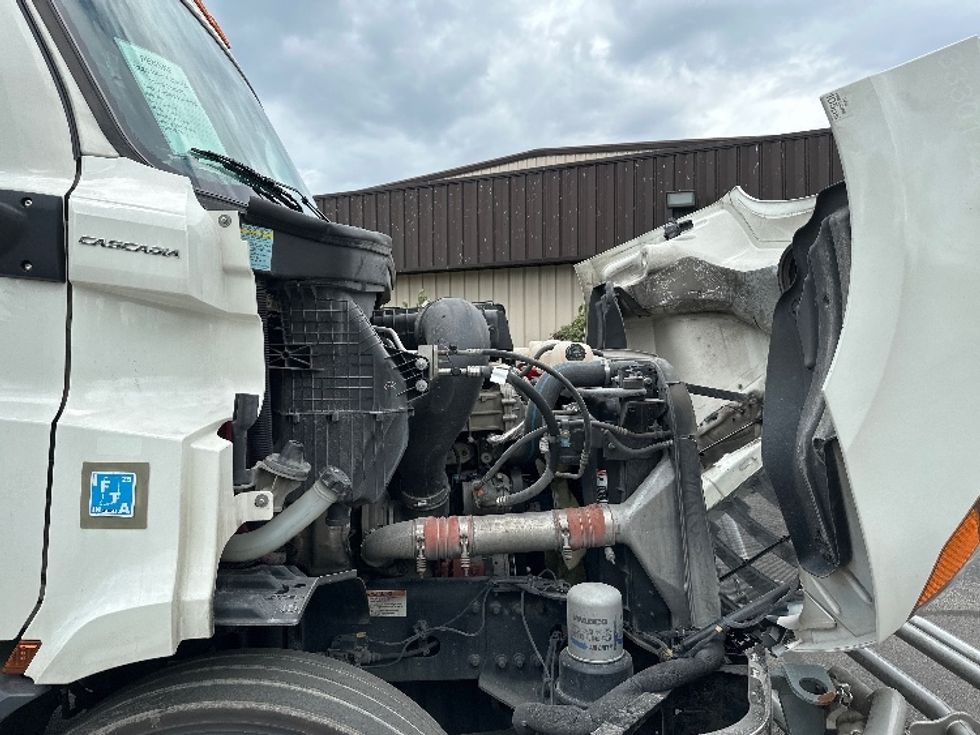 Day Cab Tractor-Heavy Duty Tractors-Freightliner-2020-T11642ST-Nashville (Mount Juliet)-TN-479,412\n\t\tmiles-$ 37,500 - Image 15