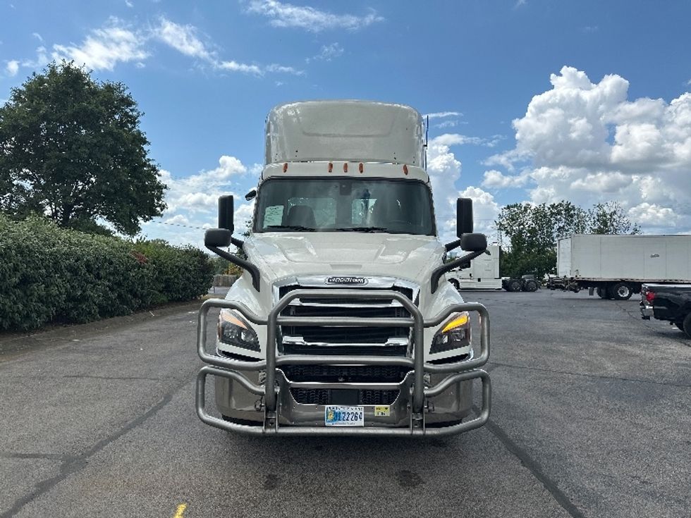 Day Cab Tractor-Heavy Duty Tractors-Freightliner-2020-T11642ST-Nashville (Mount Juliet)-TN-479,412\n\t\tmiles-$ 37,500 - Image 2