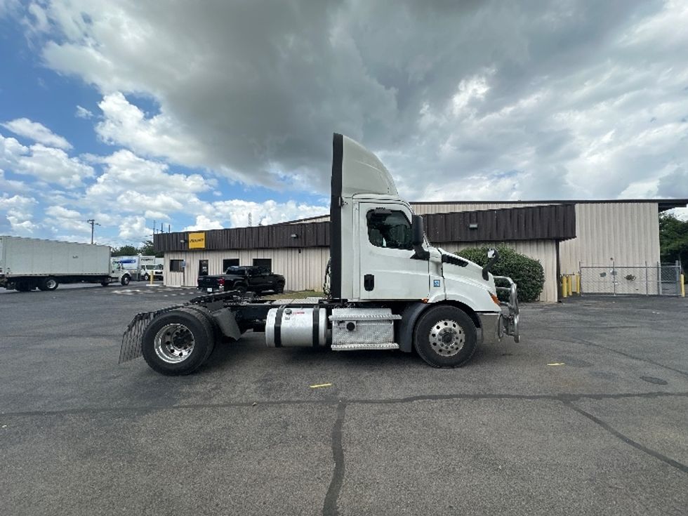 Day Cab Tractor-Heavy Duty Tractors-Freightliner-2020-T11642ST-Nashville (Mount Juliet)-TN-479,412\n\t\tmiles-$ 37,500 - Image 8
