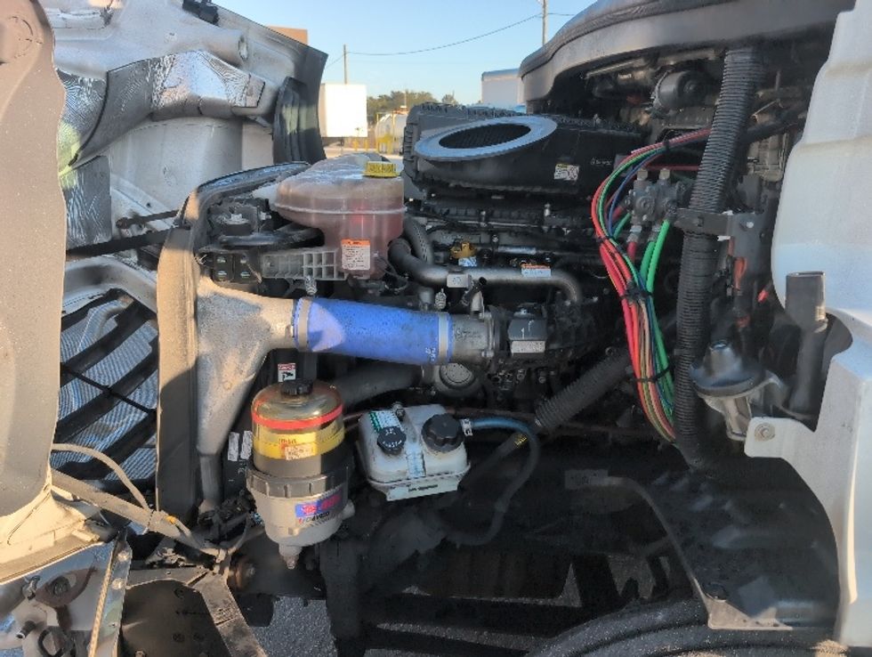 Day Cab Tractor-Heavy Duty Tractors-Freightliner-2020-T11642ST-Ocala-FL-653,257\n\t\tmiles-$ 24,000 - Image 16