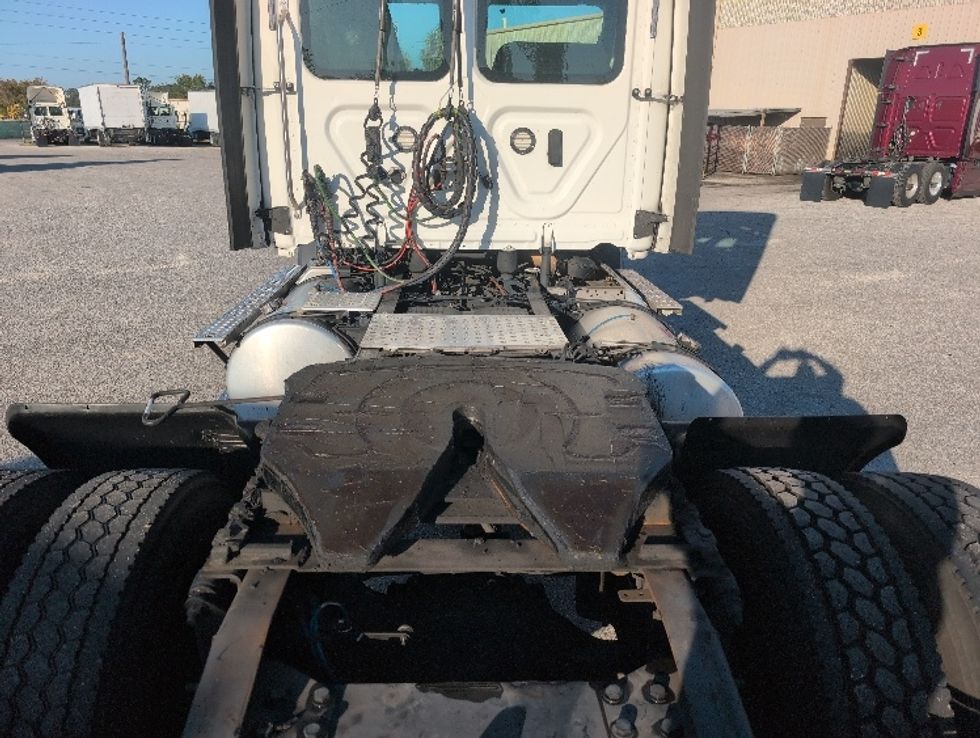 Day Cab Tractor-Heavy Duty Tractors-Freightliner-2020-T11642ST-Ocala-FL-653,257\n\t\tmiles-$ 24,000 - Image 6