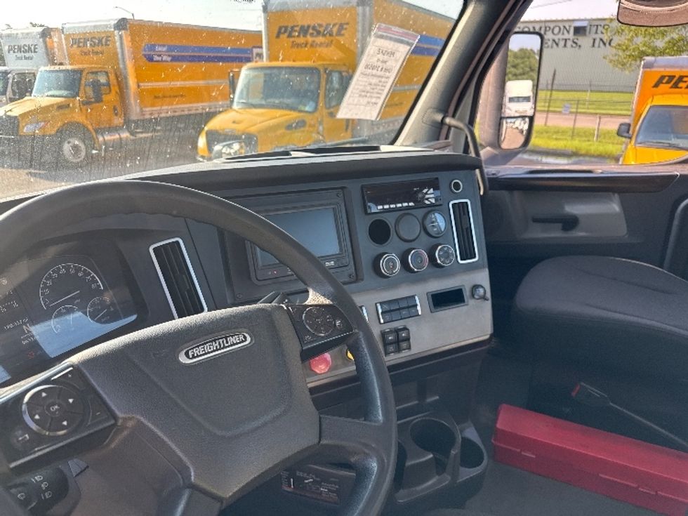 Day Cab Tractor-Heavy Duty Tractors-Freightliner-2020-T11642ST-Omaha-NE-188,580\n\t\tmiles-$ 51,750 - Image 10