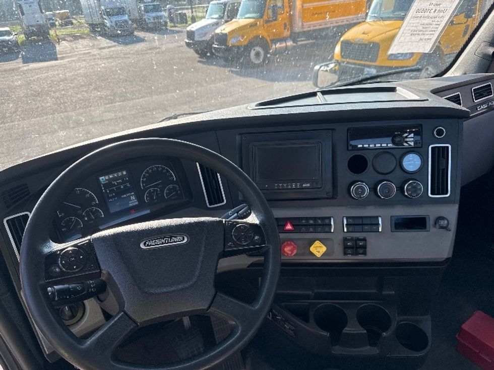 Day Cab Tractor-Heavy Duty Tractors-Freightliner-2020-T11642ST-Omaha-NE-188,580\n\t\tmiles-$ 51,750 - Image 11