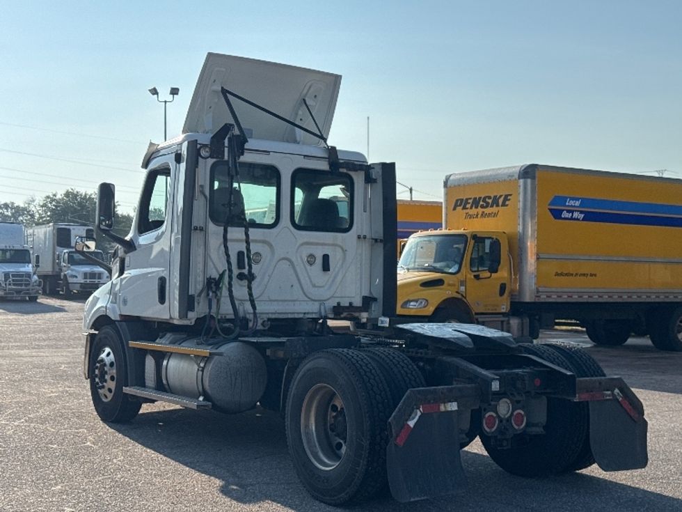 Day Cab Tractor-Heavy Duty Tractors-Freightliner-2020-T11642ST-Omaha-NE-188,580\n\t\tmiles-$ 51,750 - Image 5