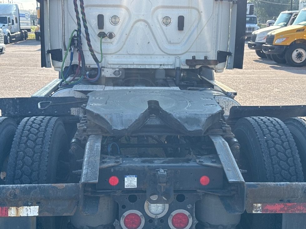 Day Cab Tractor-Heavy Duty Tractors-Freightliner-2020-T11642ST-Omaha-NE-188,580\n\t\tmiles-$ 51,750 - Image 6